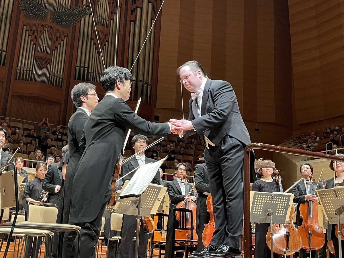 TOUZAIBUTAI's tweet photo. 読響4日ブル7終演後盛大なブラボーを聞きながら疎外感と朝比奈若杉時代に比べ演奏頻度が落ちているブルックナーへの聴衆の渇望を感じるフェデックひたすら美しい響を追求するのだが細部に拘り金管陣の細かい破綻を招いていた大団円は壮麗な音の伽藍が出現したが深いブルックナの精神性は感ぜず誠に残念 https://t.co/6pAwUPfxlh