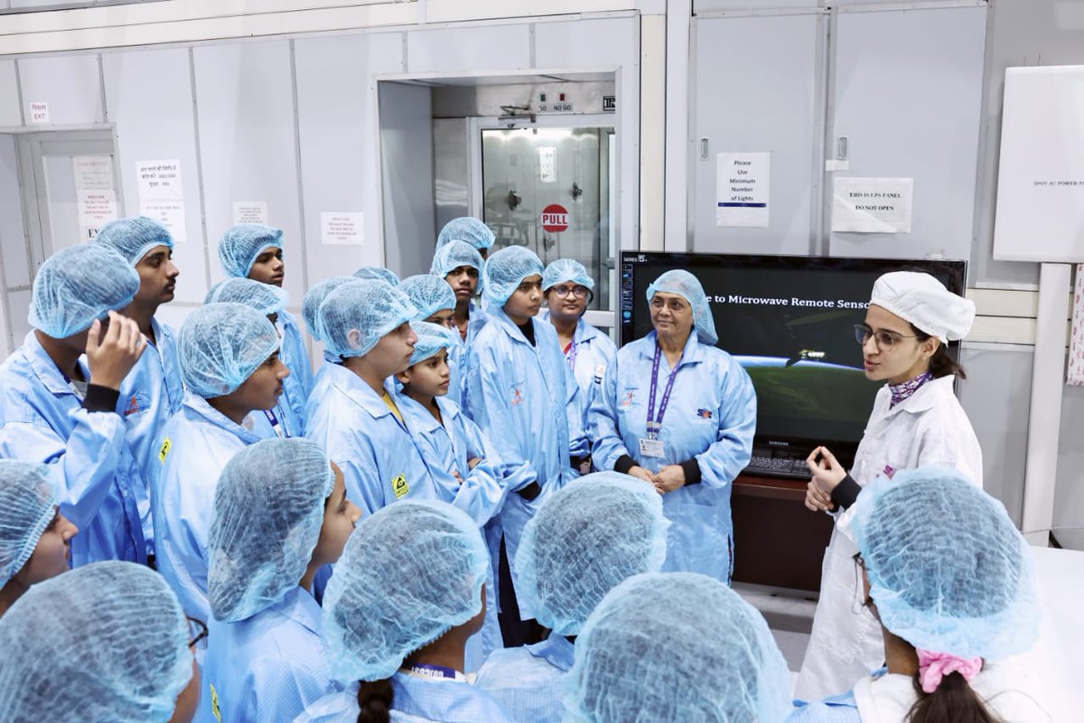narottamsahoo's tweet photo. Science is our truest companion - guiding our lives, shaping our livelihoods, and opening doors to a better future.
This #ScienceMonth, let us celebrate that bond: fall in love with #curiosity, trust the power of #discovery, and make #science a lifelong friend that inspires #progress, #purpose, and #hope.
@MissionLiFE_ @MyGov_Gujarat @mygovindia @QuantumYear2025