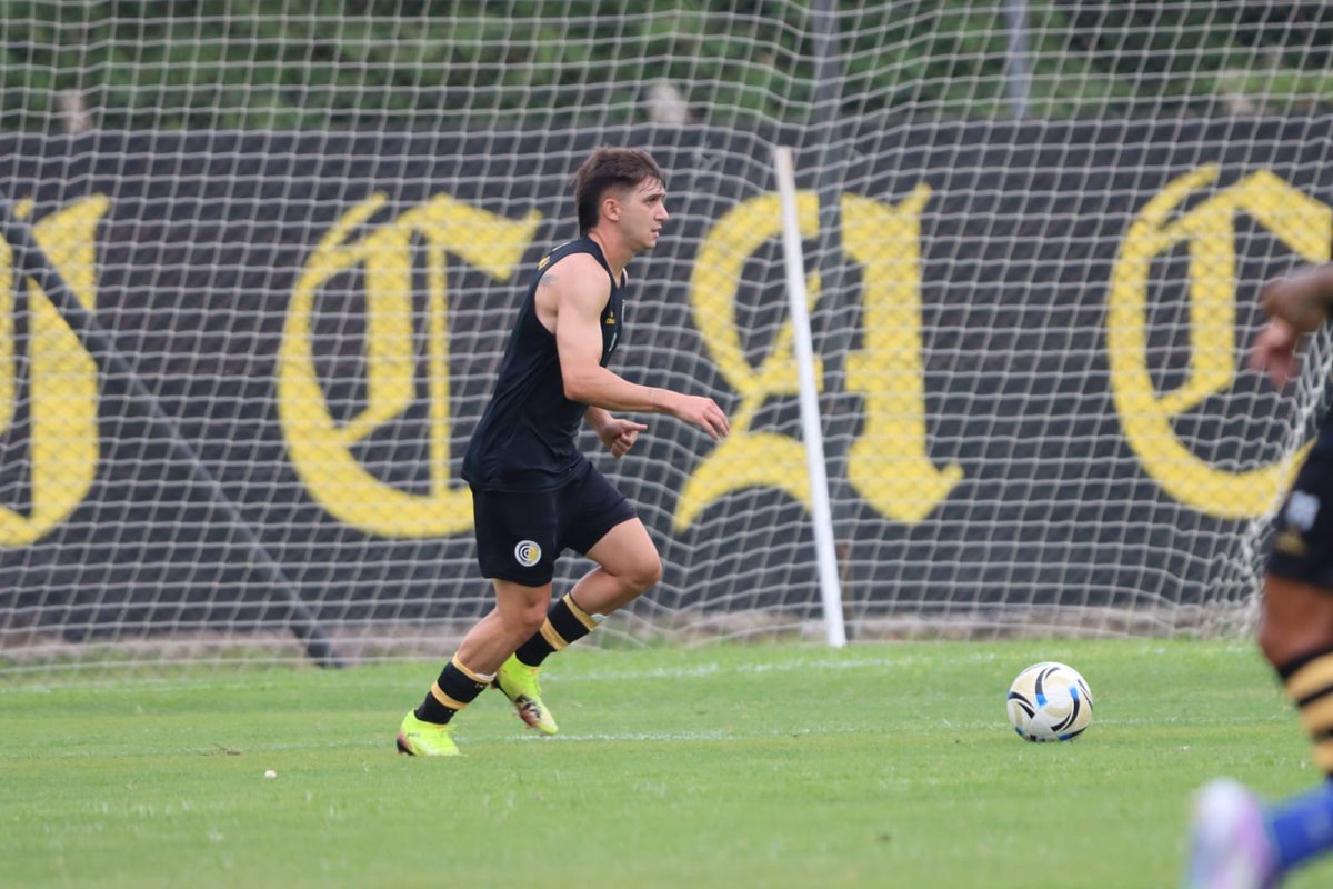 😉 ¡Cada vez falta menos! 

⚽ Esta mañana recibimos a <a href="/PrensaBallester/">Central Ballester</a> en un nuevo amistoso de pretemporada. 

📸 Claudio Morales

#TenemosClub 🌓