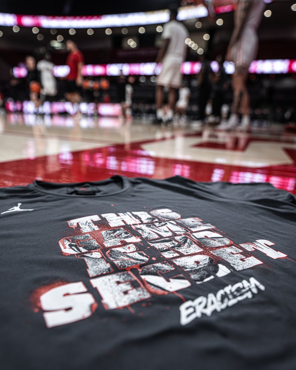 UHCougarMBK's tweet photo. @CoachSampsonUH Coogs wearing these #Eracism shirts during pregame and on the sidelines at tonight's game in Fertitta Center
#NoSecret
#ForTheCity x #GoCoogs https://t.co/wFRMg58zMz