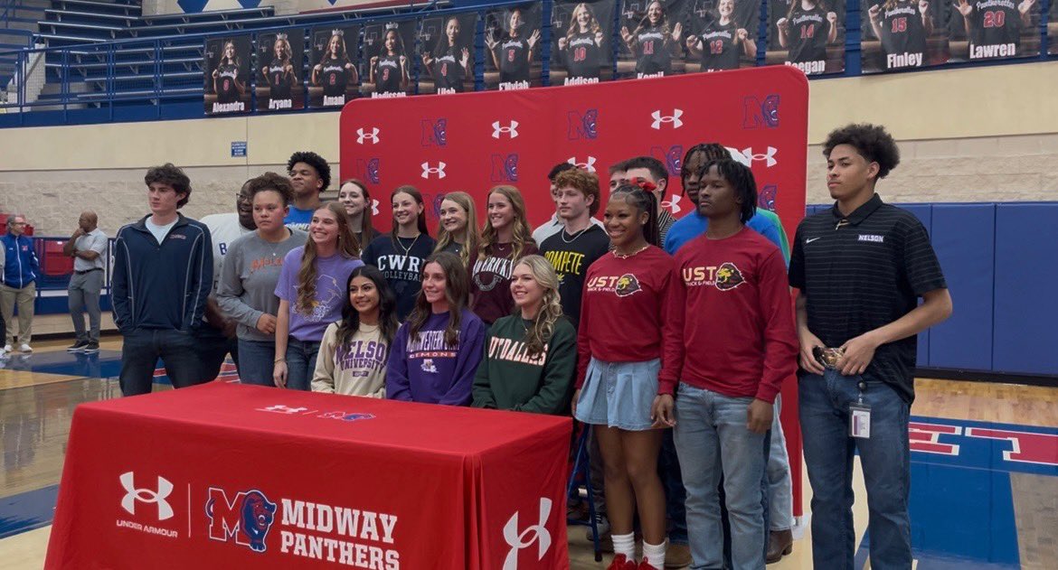 MadisonTPalumbo's tweet photo. And last but not least, one final stop at @MidwayISD 

Over 20 athletes put the pen to paper this afternoon. Congratulations to all! 📝

Hear from a few select athletes on @6NewsCTX tonight at 10pm. #NationalSigningDay2026 #txhs https://t.co/2kBdtFn6JY