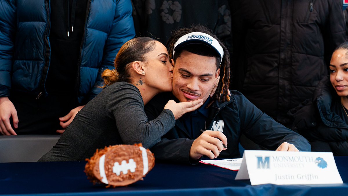 jussgriffin's tweet photo. 110% Signed ! Let’s work. #GoHawks #SigningDay2026 @CoachJeffGallo @CoachKDumas @Coach_KCal @CoachBGabriel @CoachSamDorsett https://t.co/GT9ANar8Ua