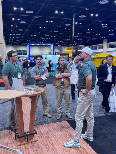 ModernTurfGolf tweet media