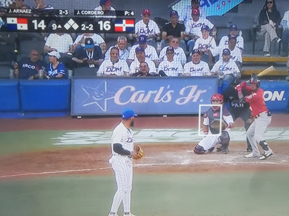 El jueguito... ...parece un partido de softbol. 16X14 Dominicana derrota a Panamá en el noveno inning.
