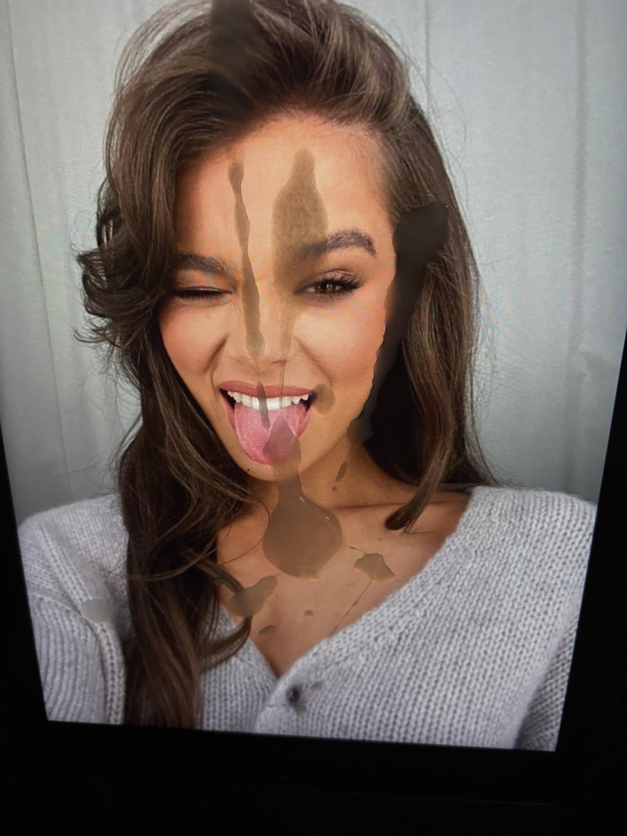 LisCertified's tweet photo. hailee steinfeld cumtrib https://t.co/bT9OMd73GC