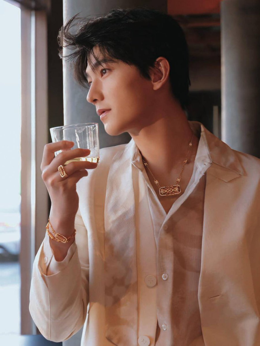 ใครน่ะ รวยจัง
#yangyang #yangyang杨洋 #หยางหยาง #杨洋 #양양 #ヤン・ヤン