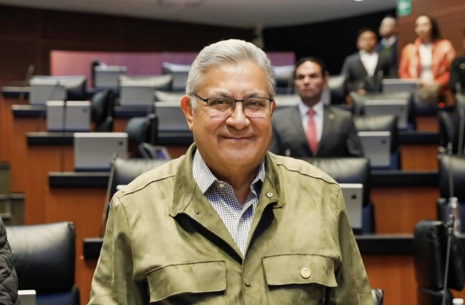 Desde el <a href="/senadomexicano/">Senado de México</a>, los saludo reafirmando nuestro compromiso con una agenda que pone siempre al centro a quien más lo necesita, asegurando que el bienestar se convierta en un derecho inquebrantable y que la justicia social llegue a cada rincón de nuestra patria.

¡Es un