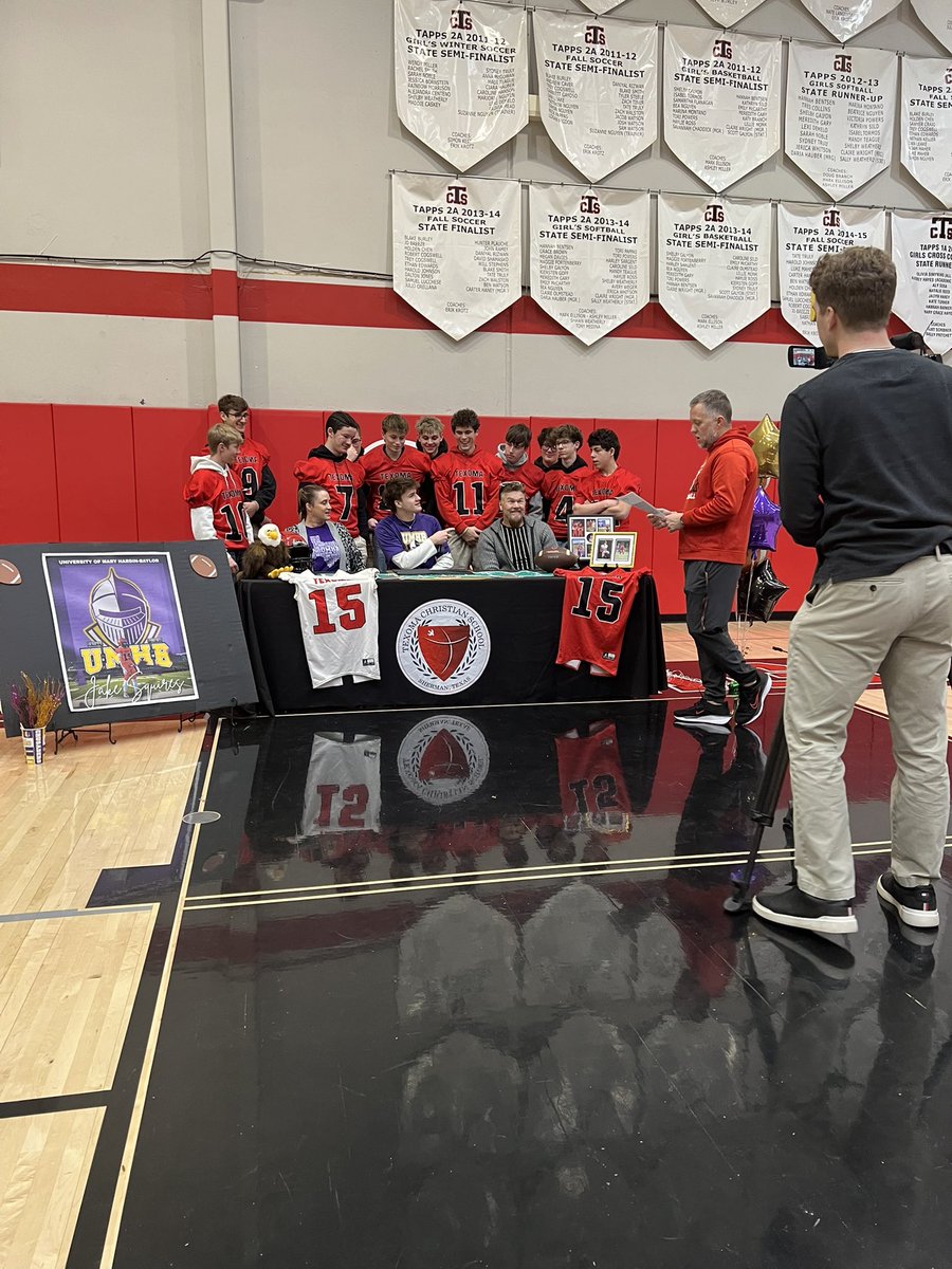 Jake Squires 3.8 GPA , 6'2"- 175lbs RB,WR,ILB,Saf tweet media