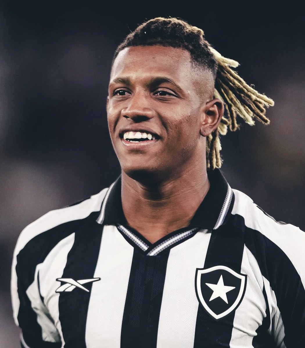 Papo_Alviverdee's tweet image. Botafogo precisa de dinheiro pra poder pagar o transferban do Almada.

Manda os 20 milhões nele, o Botafogo paga o transferban e tá tudo certo!