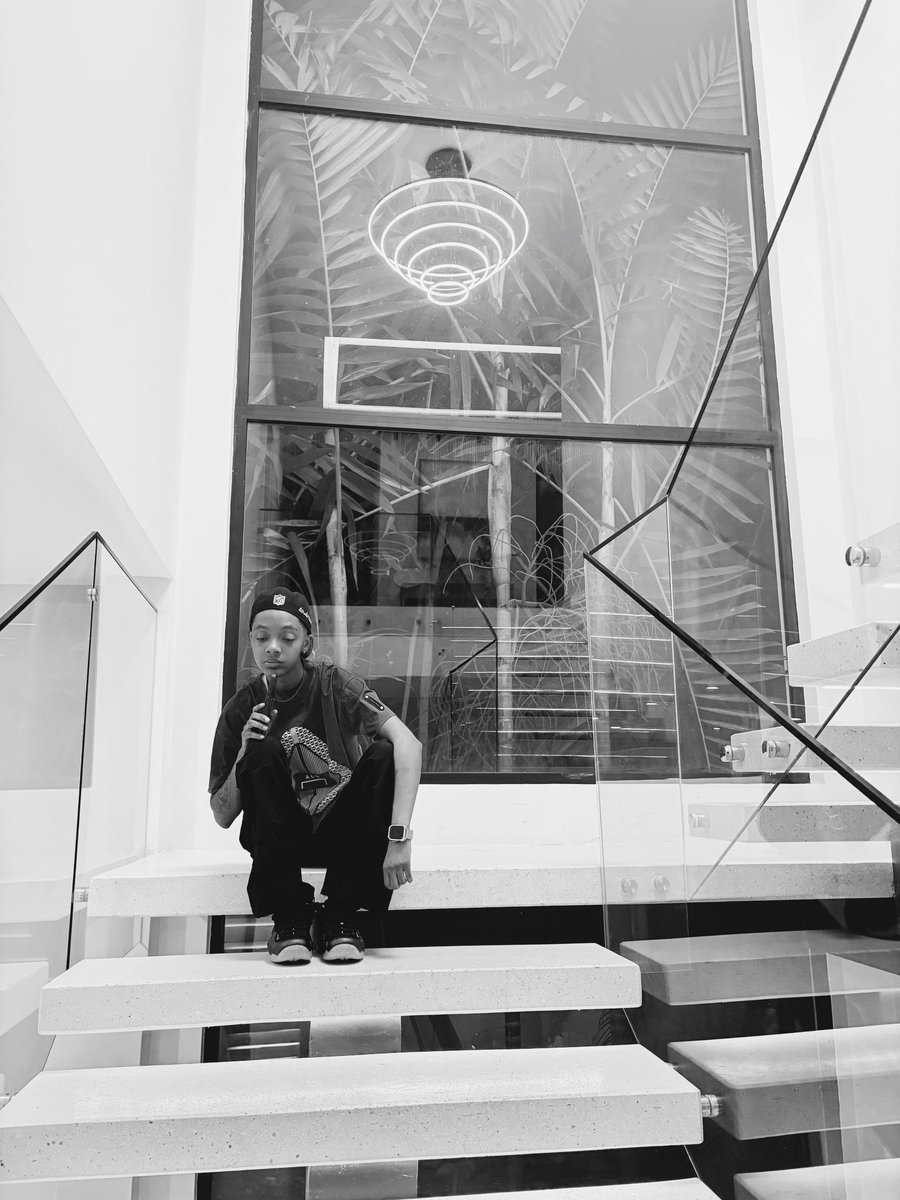 ayee_pj's tweet photo. proof of life…turned 31 last month https://t.co/YFVKkAg6sk