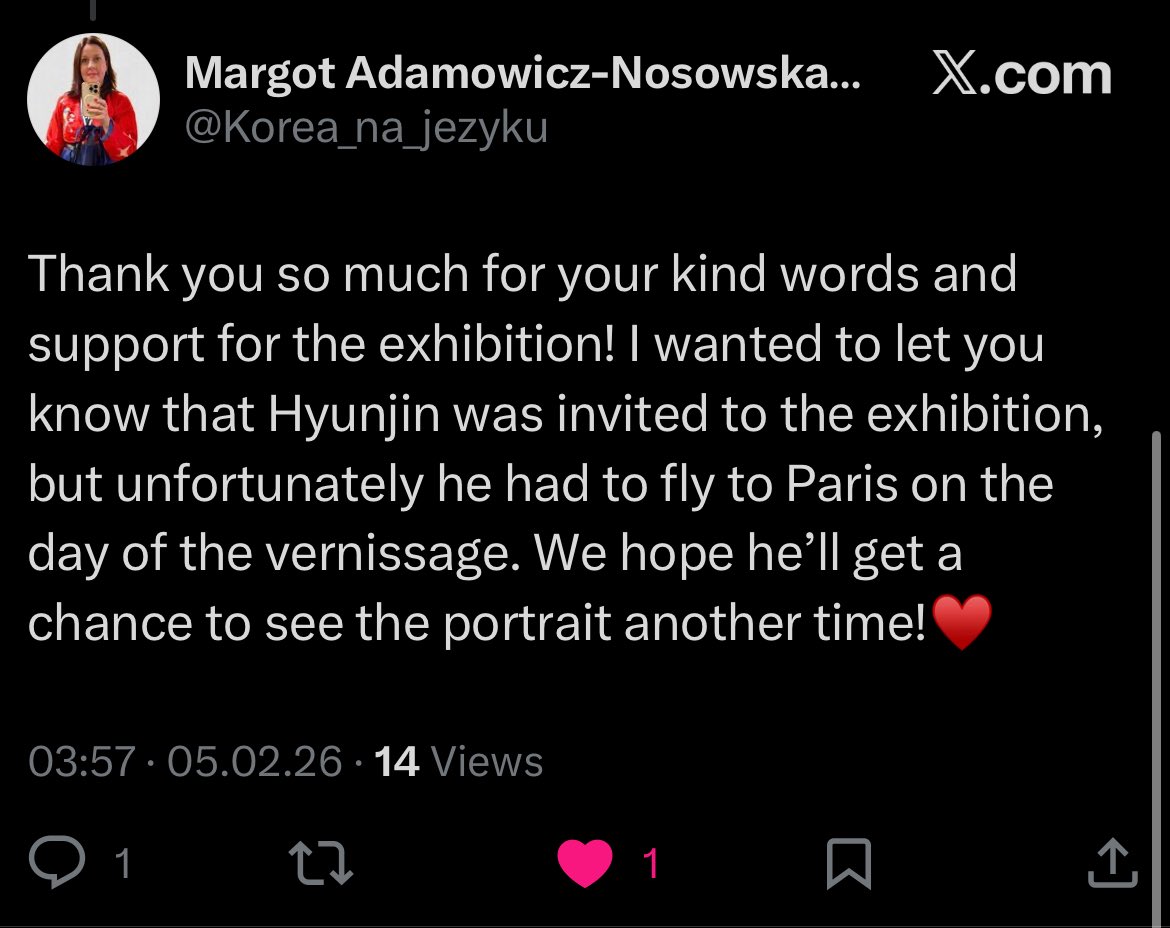 According to the Founder and Ceo of <a href="/FoSK_Foundation/">Friends of South Korea Foundation🇵🇱🇰🇷</a> that organized the event hyunjin was invited to the exhibition to personally see the portrait!🥹❤️