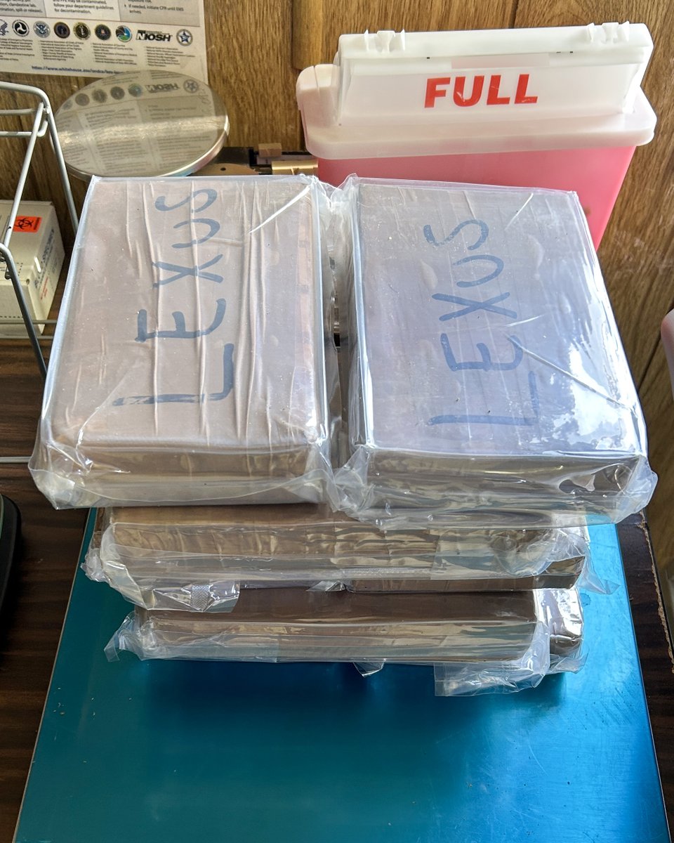 -- Traffic Stop Leads to Significant Cocaine Seizure on I-40 in Flagstaff --

AZDPS Canine District troopers seized approx. 23 pounds of cocaine following a traffic stop on I-40 in Flagstaff on Feb. 3, 2026. Read more: azdps.gov/news/releases/…

#OperationDesertGuardian
<a href="/AZDOHS/">Arizona Department of Homeland Security</a>