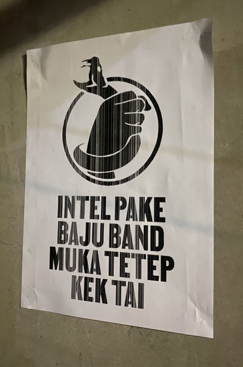 Titik terendah intel Parjo/ Parcok, adalah ; "kegep".

Terus, diajak foto bareng dgn orang yg dimata - matai.
.
.
😁☕