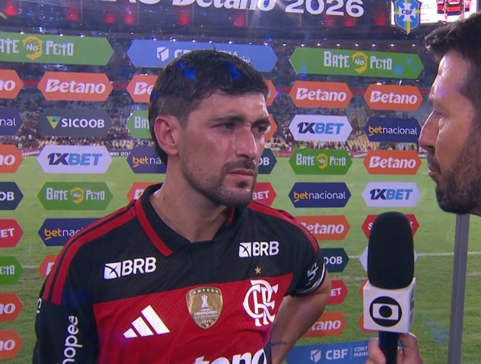 CentralFlaNacao's tweet image. Arrascaeta fala sobre vaias dos torcedores:

"A gente sabe que tem que melhorar. Era muito importante ganhar hoje em casa. O torcedor faz a sua parte. Eu tô a muito tempo aqui, eu sei como é o sentimento e a paixão do torcedor. Cabe a nós abaixar a cabeça, trabalhar muito e…