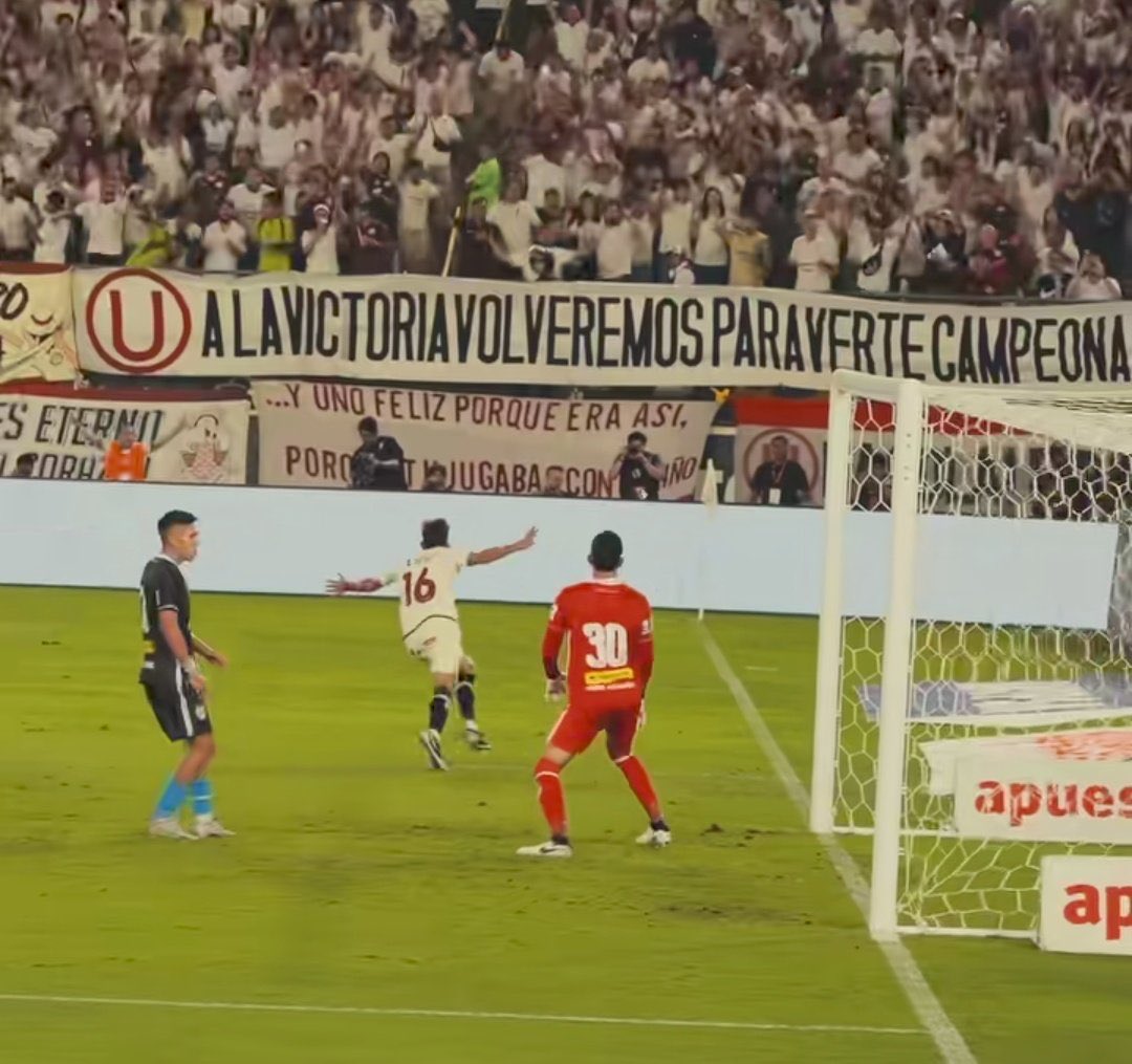 Que los hinchas de Universitario estén usando la frase “A la victoria volveremos para verte campeones”, luego de haber dado la vuelta innumerable veces en Matute, es una de las MAYORES PAPEADAS que he visto. 

Los hinchas cremas son los dueños del folclore tribunero en el Perú.