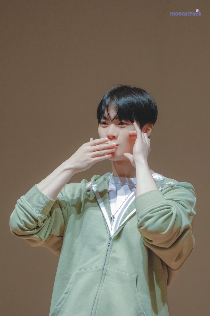 뽀뽀랑 하트 동시에 해주니
말랑가나디 넘 보고싶당🤍