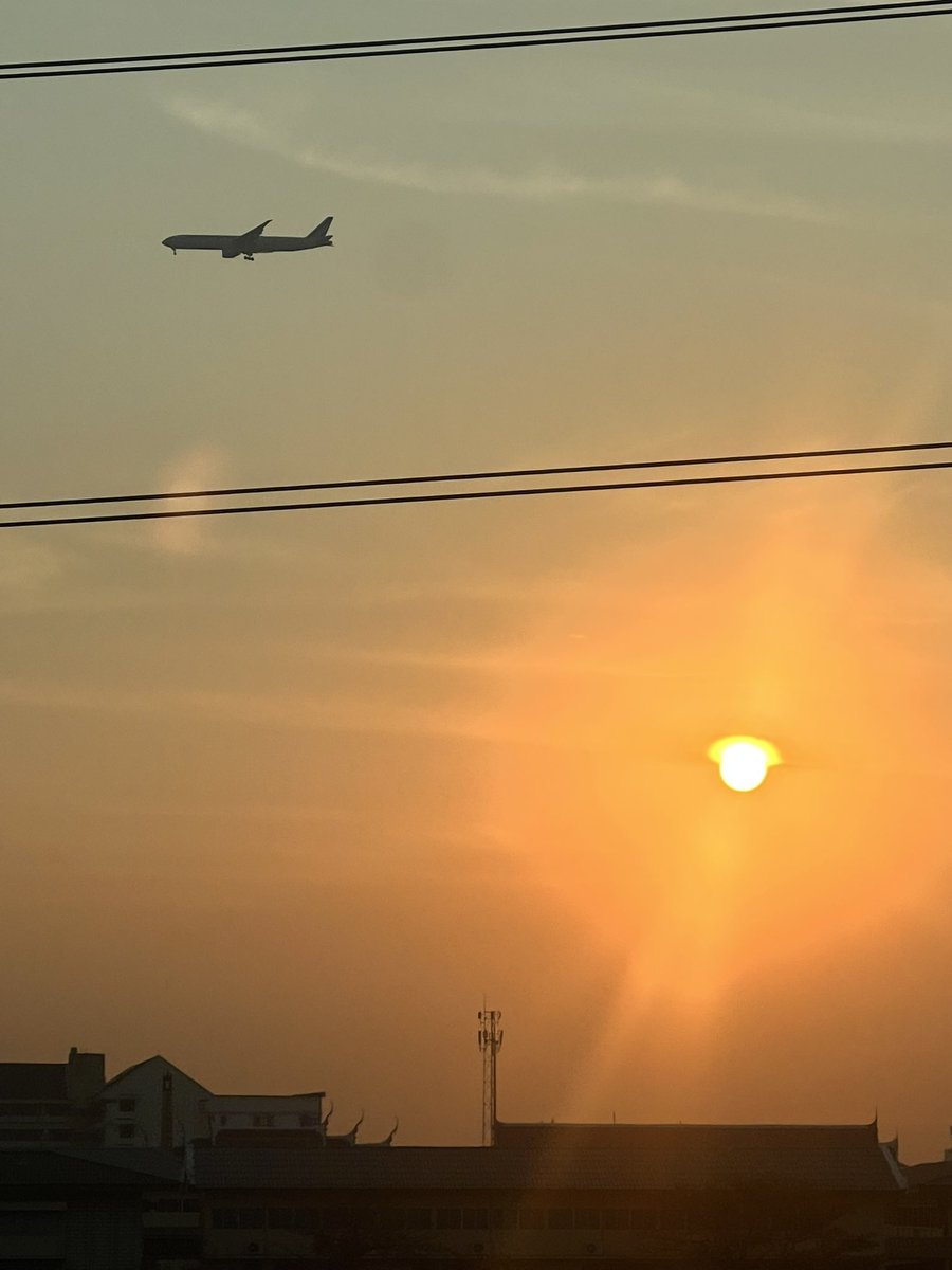 สวัสดีตอนเช้า มีใครยังอยู่บ้าง ?