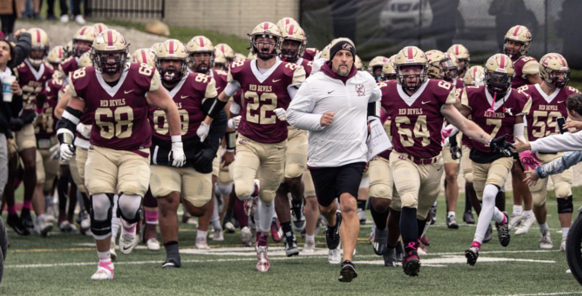 DexterMosley_2's tweet photo. Thankful to receive an offer from Coach Terrell @TheRedZoneCoach  to Eureka College! @EC_RedDevils 
#AGTG https://t.co/7pmXx9p9ZY