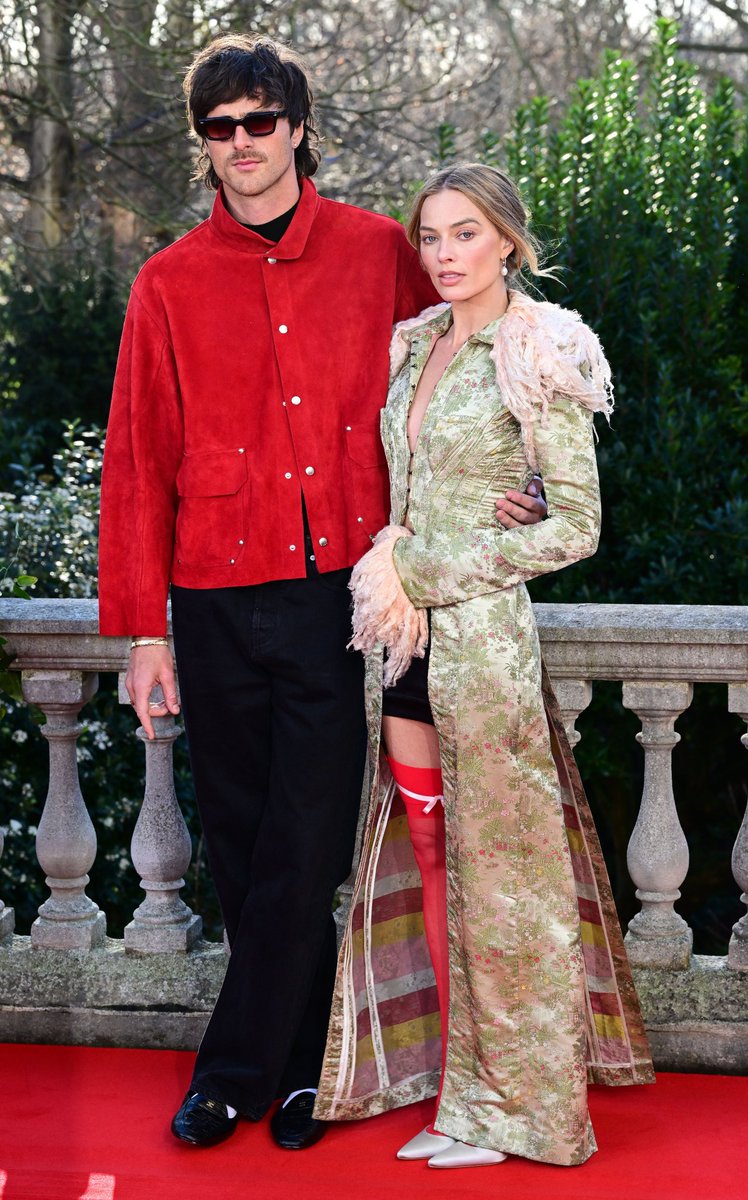 flyingdctchman's tweet photo. wuthering heights event with the queen of australia. https://t.co/H4FcGItiQr