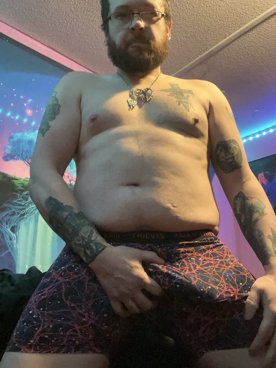 Daddyapocalypse's tweet photo. It would be easier if you helped daddy instead of just staring! #daddy #bwc #onlyfan #nsfw #whitecockwednesday https://t.co/iokGv3c3dF https://t.co/MwIDc5CSOh
