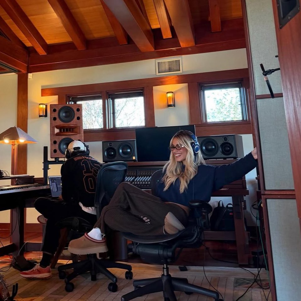 EL ALBUM HIJA DE PUTA