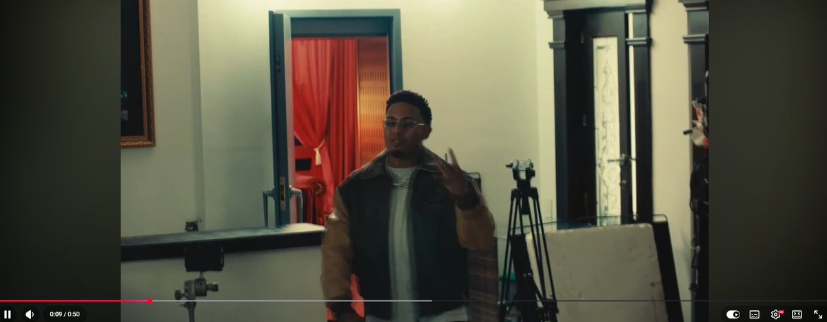 No se que escuchan ustedes, para mi solo salió una wsound de menos de un minuto rompe charts
youtu.be/_azeexrlPvQ