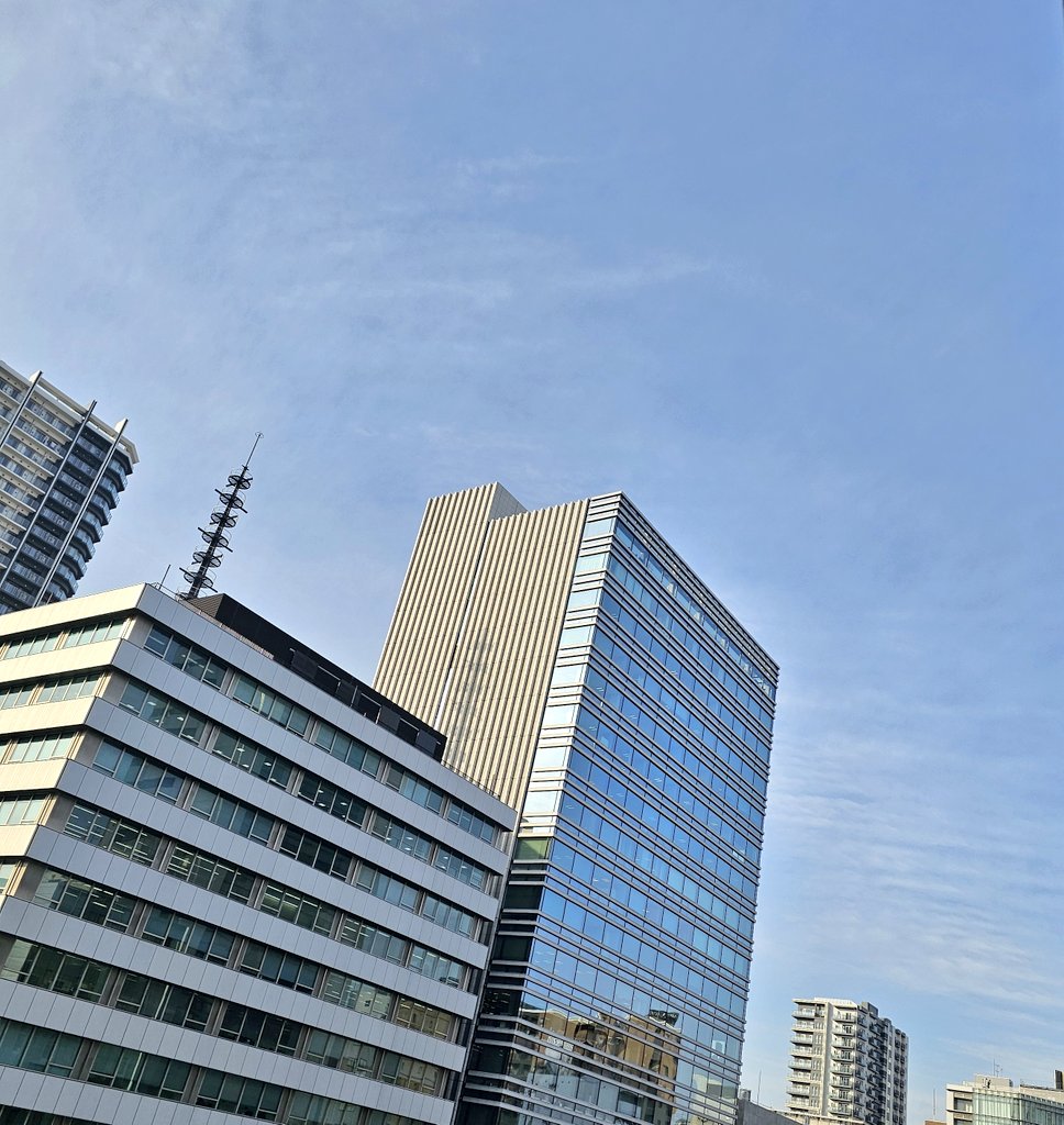 おはようございます🌞
昨日より更に暖か！
春目前ですねぇ☺️

昨日の事務所トーク
生まれ変わったら
私「パンダになりたい」
取締役「教祖になりたい」
Hさん「ドラえもんの世界にいく」
 #みんなは？
 #企業公式が毎朝地元の天気を言い合う
 #企業公式相互フォロー 
 #企業公式さんと繋がりたい