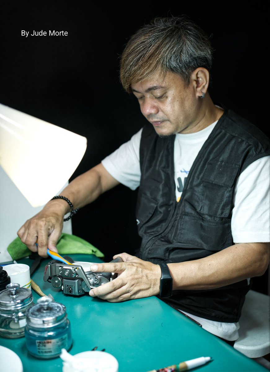 MorteJude's tweet photo. @JohnGetchel Just 4 snaps of #cameracleaning at a recently done #camera expo in Makati City, #Philippines 🇵🇭, for #whateverWednesday
Enjoy, John 📷🪥🧴🫧

#WorkingHard #fujifilmxm5 #PhotoworldAsia2026 https://t.co/wVZlQUItUo