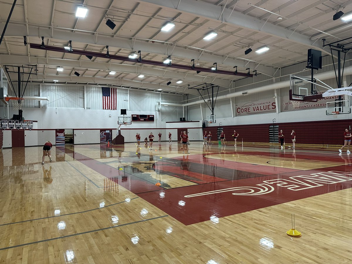 CCSJSOFTBALL's tweet image. New day, same goals! 

#DoWork💪🏼
#CCSJSOFTBALL🥎