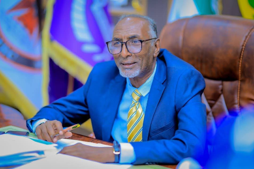 moustafeidle's tweet photo. Wasiir Cabdale Sandheere Talo Iyo Matalaad Dawladeed Oodhaba kama Keenayo Xeebaha Gobolka Awdal iyo salal Dhayalsiga Dawlada Dhexe ee Waxa galbeedka SL kasocda Uhaysta Dagaal beeledyadii Ka Dhici Jiray Gobolka Sanag ceel afweyn Iyo gar Adag  War  dagalkani wajiyo kale ayu leyahay https://t.co/eEKUOblVig
