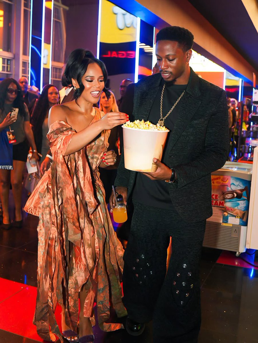 wavecheckers's tweet photo. Joey Bada$$ &amp; Serayah 🍿 https://t.co/bnHeYKq4zp