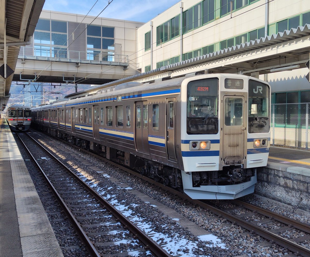 DeepSto19699071's tweet photo. 2026.02.05
スカ色２１１系をスマホながらようやく捕獲しました。
#スカ色２１１系
#N608編成 
#岡谷駅 
#432M https://t.co/O08HgzIhLG