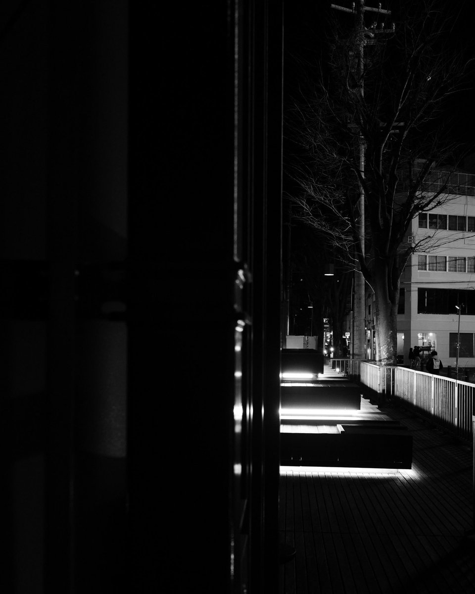 leica_lefty's tweet photo. night walk🚶📷浜松駅周辺 #photography #blackandwhite #blackandwhitephotography #leica #snap https://t.co/GHlYcnfwKM