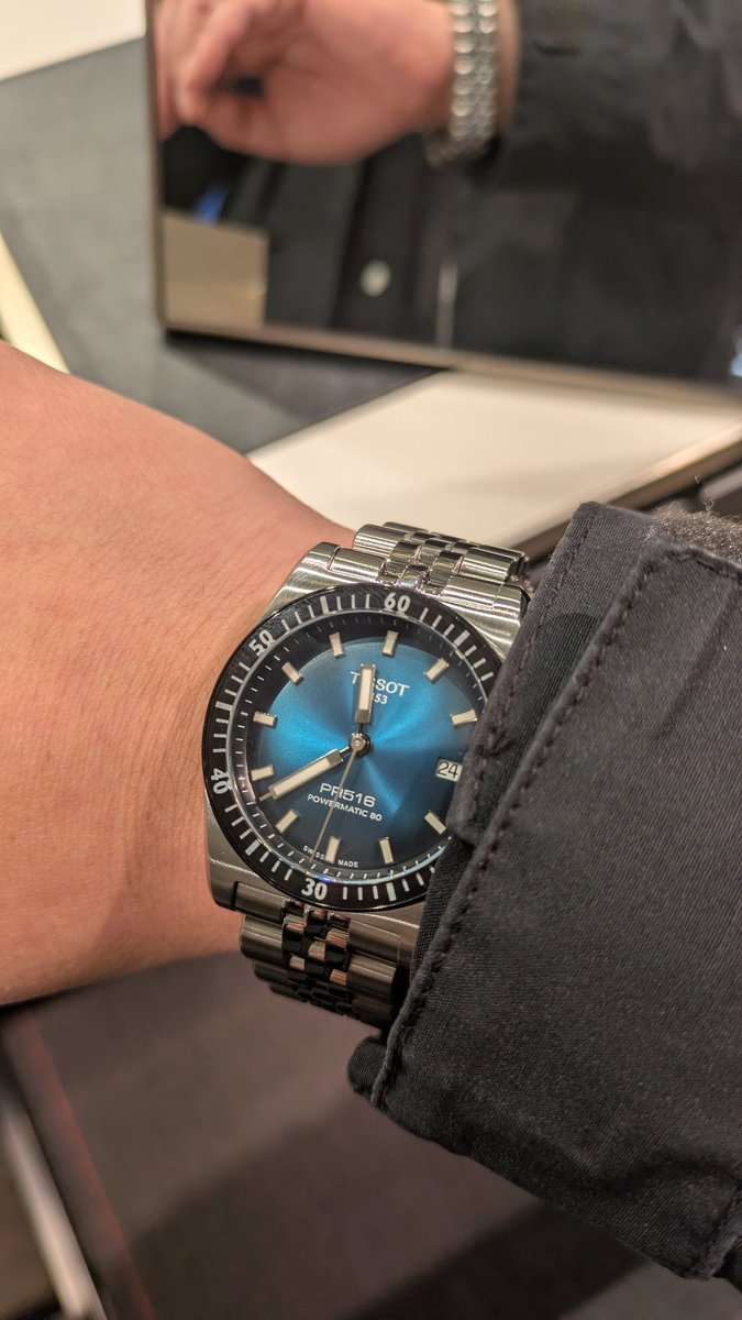 kesa526's tweet photo. 前から気になるpr516ですが、
新色のブルーが出ました
ほぼ黒の赤針にロックオンしましたが、また分からなくなっちゃいました💦
どうする?おれどうする?苦笑
#tissot
#ティソ
#pr516 https://t.co/QVyb9xTgri