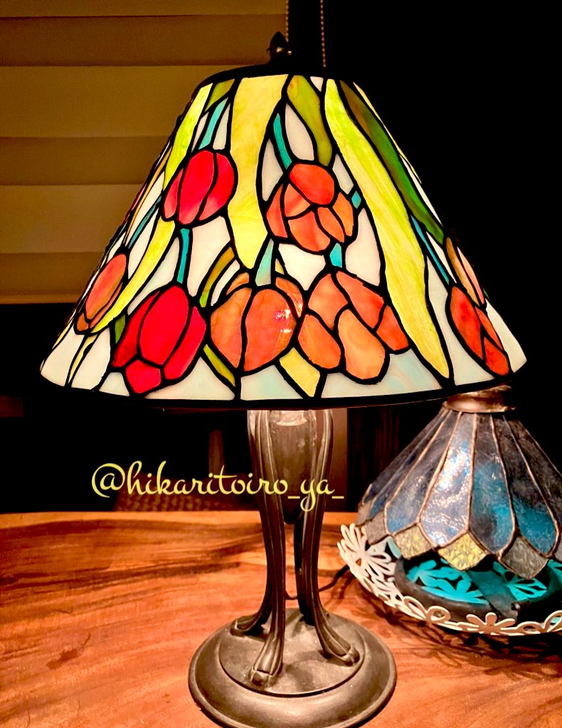 見た人をニコニコな笑顔にしたい🌷 チューリップのlamp stained glass