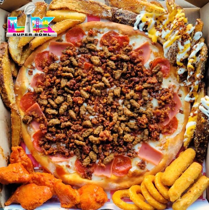 450GradosHMO's tweet photo. Si el domingo sólo te quieres enfocar en el partido, el 450 tiene para ti La Caja Superbowl. Una Carni (¡la favorita!), acompañada de boneless, aros de cebolla, dedos de queso, papas sazonadas y papas con ranch queso y tocino. Todo por $475.
☎️662 264 8999 📱WA 662 268 3486 https://t.co/CnpwWCM7zs