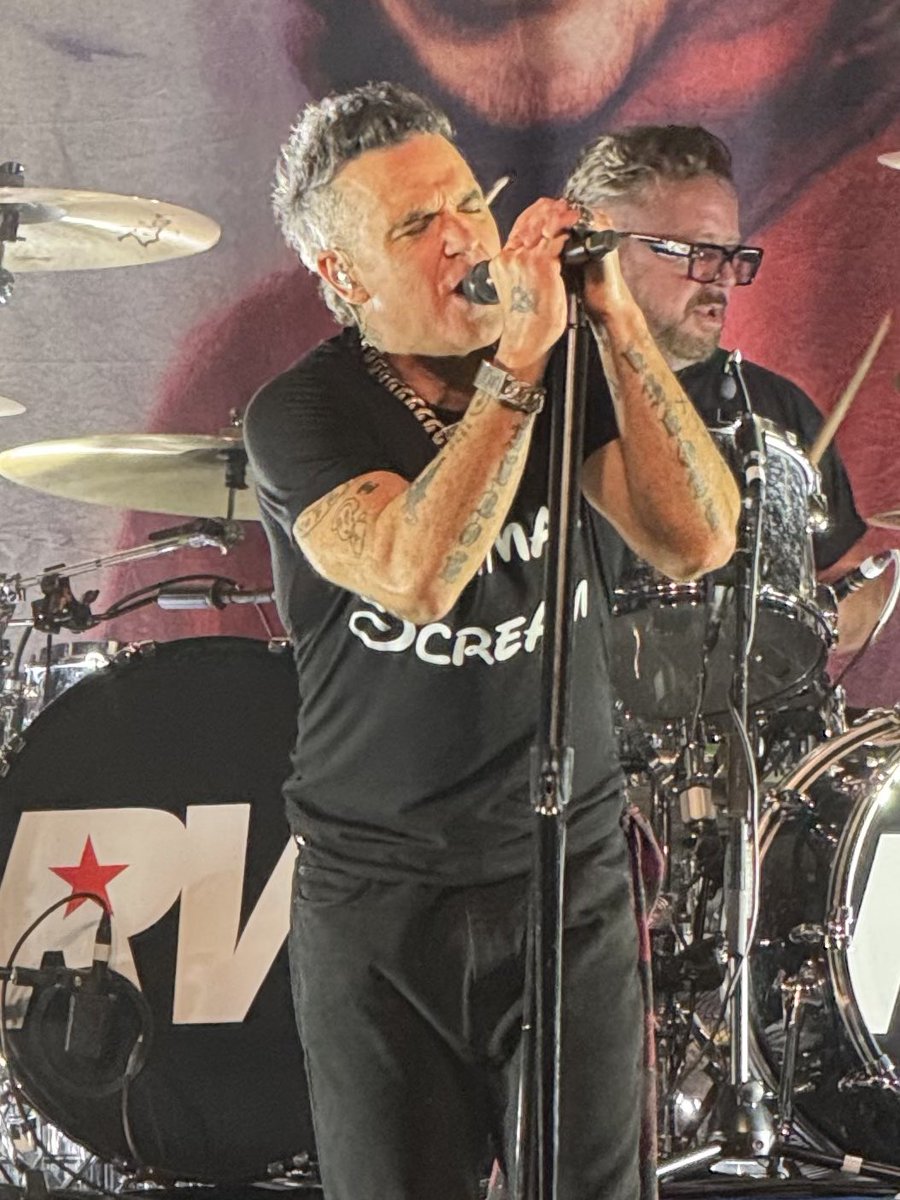 Gareth GG tweet media