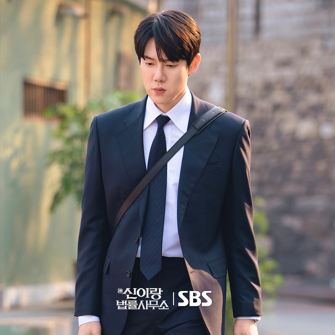 #YooYeonSeok's first stills from SBS drama #PhantomLawyer, premiering March 13th!

#HallyuForums #Hallyu #KDrama