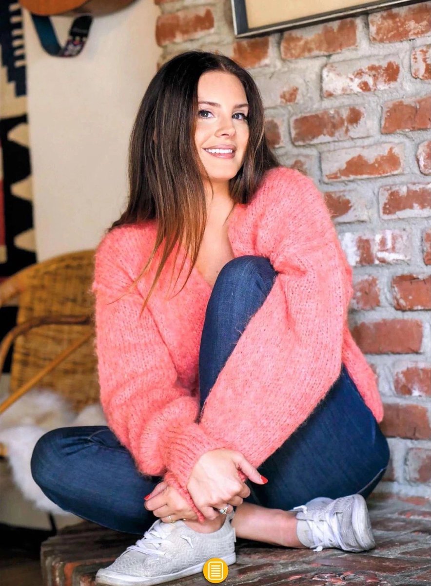 Lana Charts tweet media
