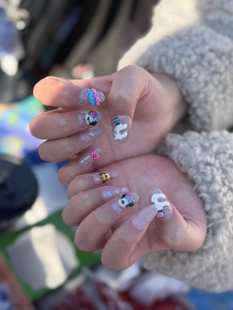 kao_3290's tweet photo. 今回のネイル💅
ミニファン🩷キャストさん、ミキミニに気付いてもらえたー💐
小指のプルートお気に入り✨✨ https://t.co/9DZHA37M42
