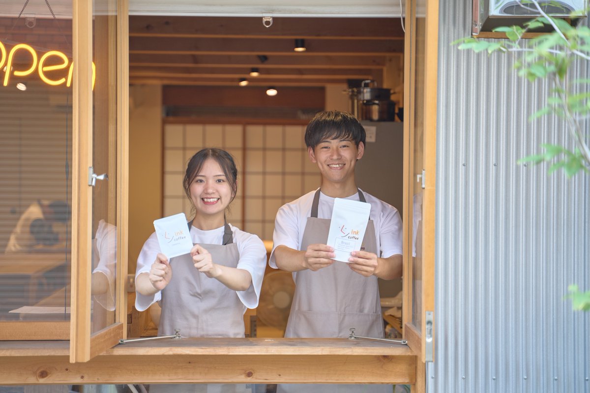 miyamura_taichi's tweet photo. 神戸で実店舗を作る。 「なんとなくな1杯」を「楽しみな1杯」に変え、そこから新しい繋がりが生まれる場所。この挑戦のプロセスを、ここで発信していきます。コーヒー沼の住人が作る本気の1杯、ぜひ見届けてください。 #Linkcoffee https://t.co/u1f6TVwsrk