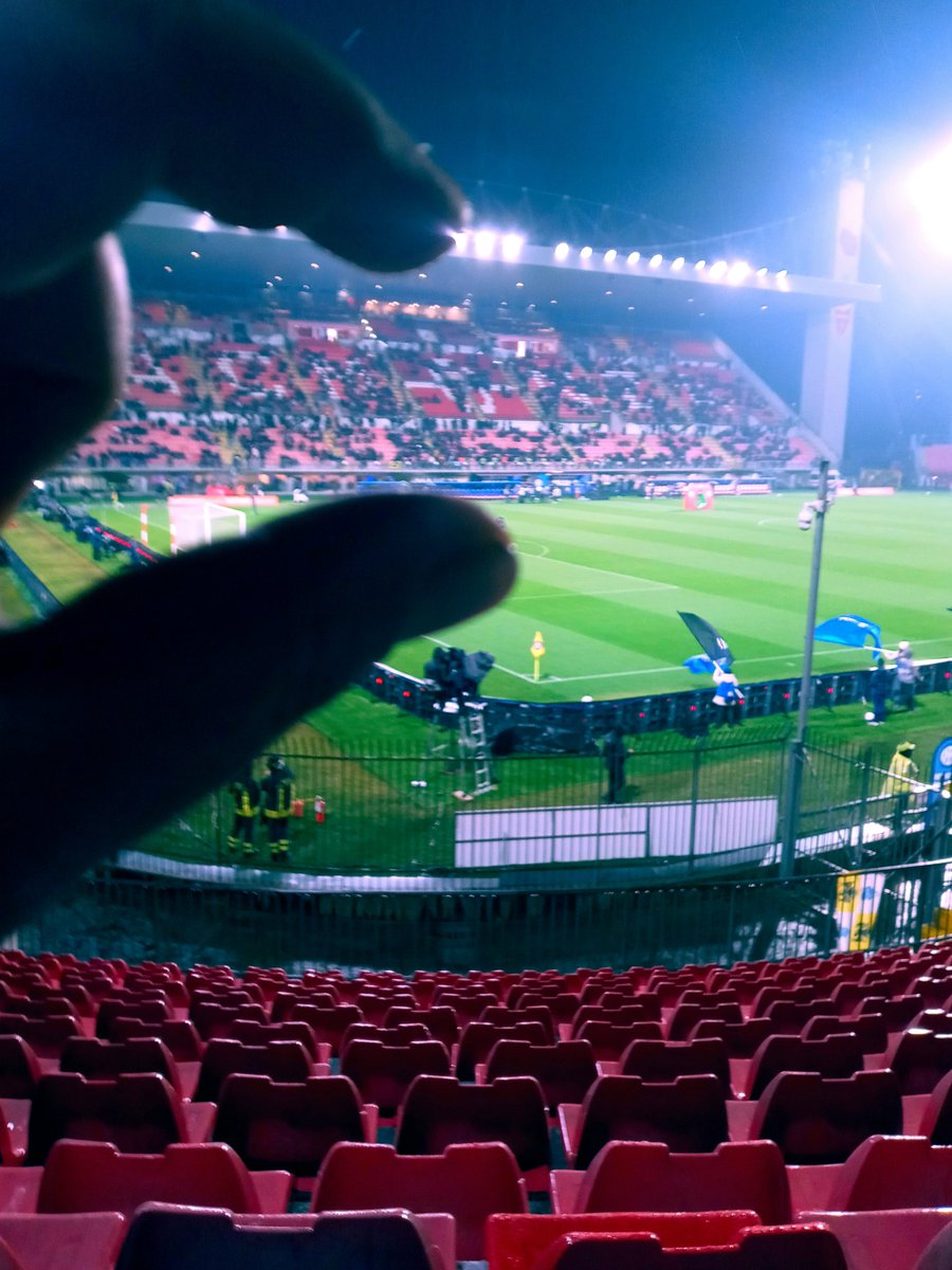 DMgianfranco73's tweet photo. A #monza per #intertorino
Avanti in coppa italia questa volta dalla parte giusta,nessuna speranza per i torinesi torinisti...😃😉🌑💙 https://t.co/b9nq4AkyJW