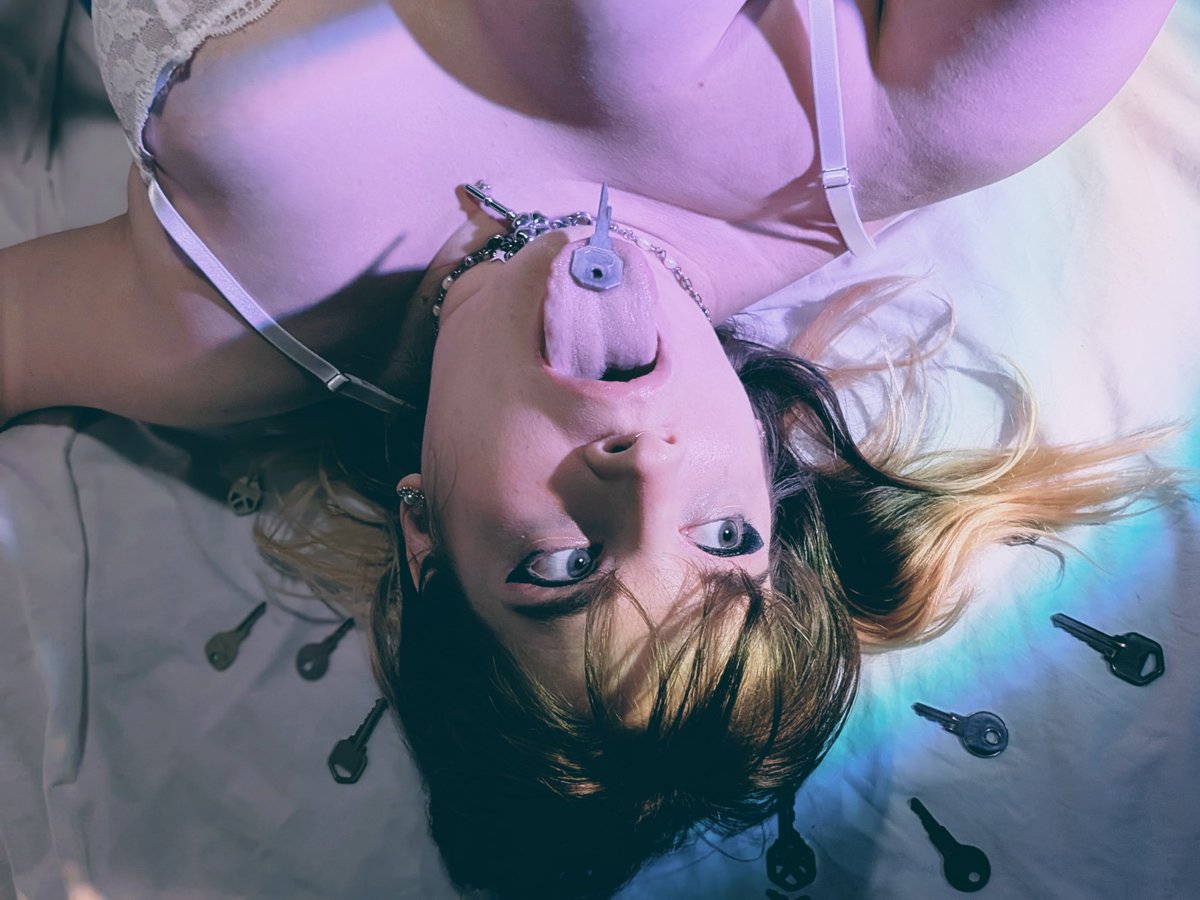 Enchantrix Bunnii tweet media