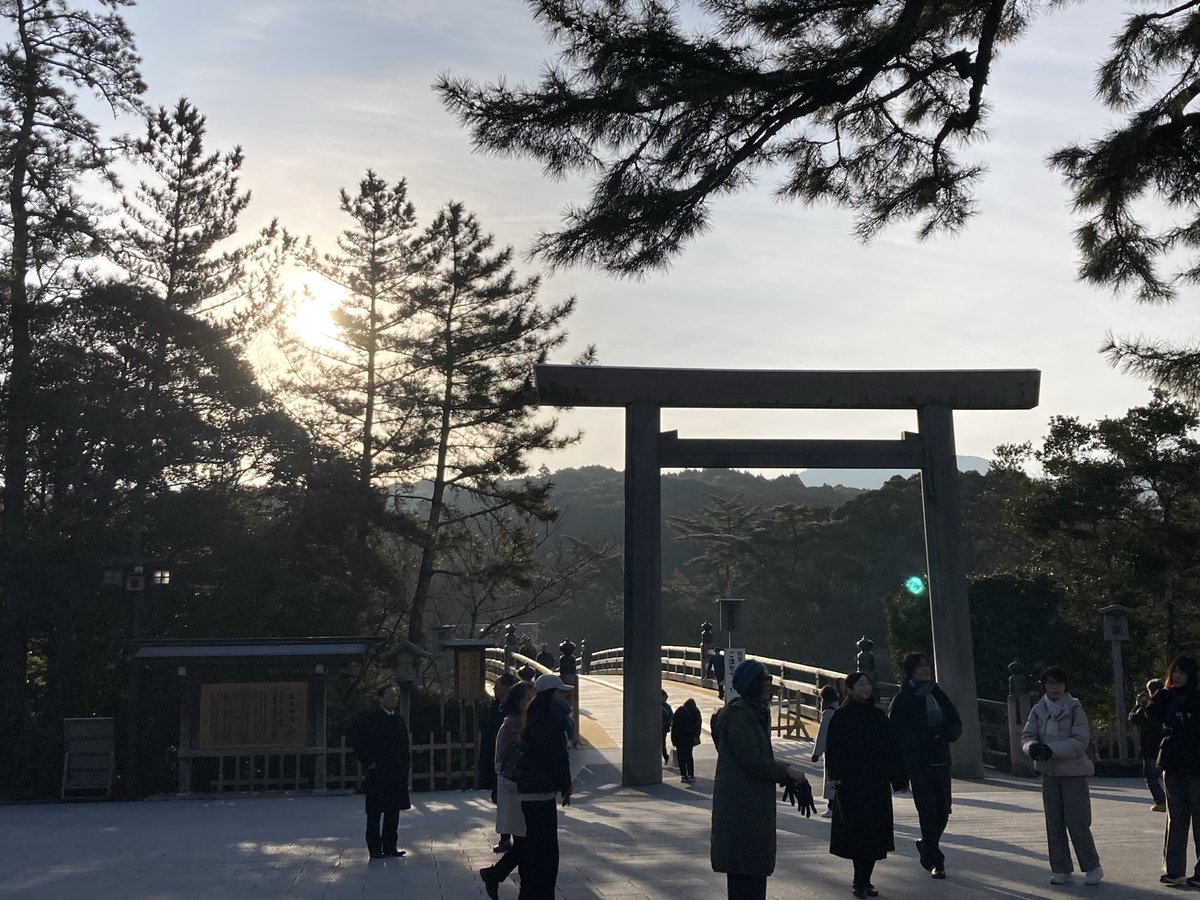 iseoharaimachi's tweet photo. 今朝の内宮宇治橋前
冷え込み厳しく
手先が悴みます https://t.co/awuet4T3sX