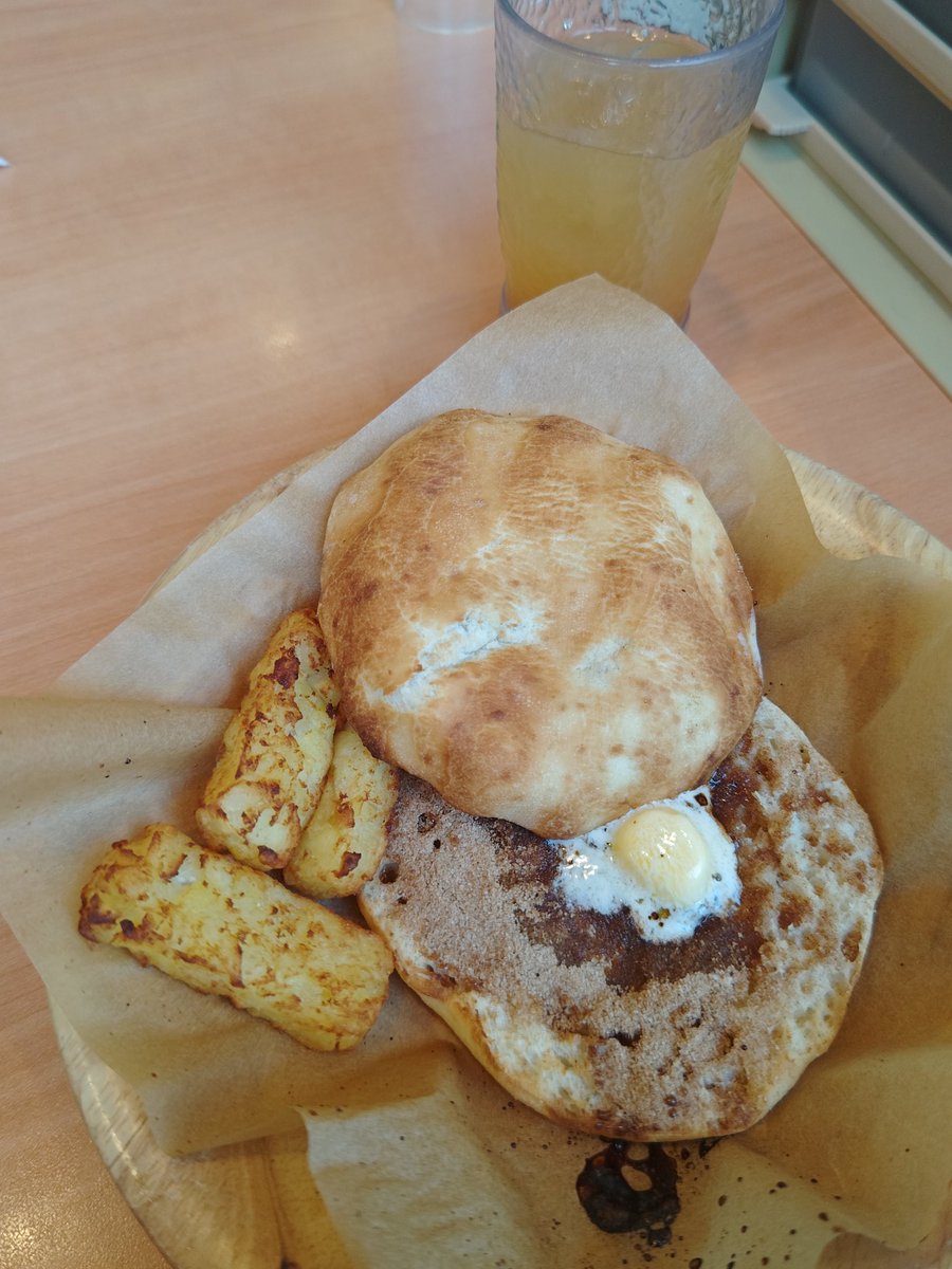 朝サイゼしてから出勤。