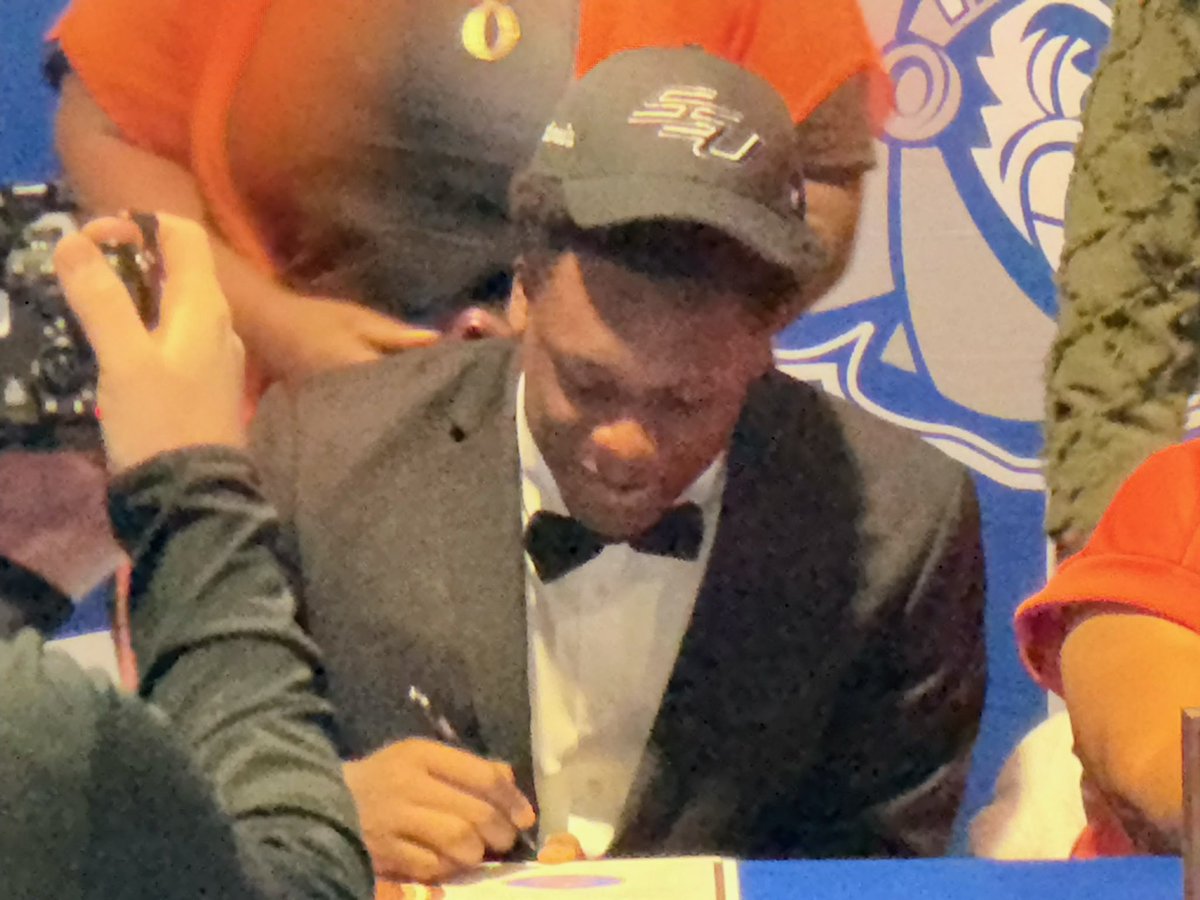 Michael Bennett tweet media