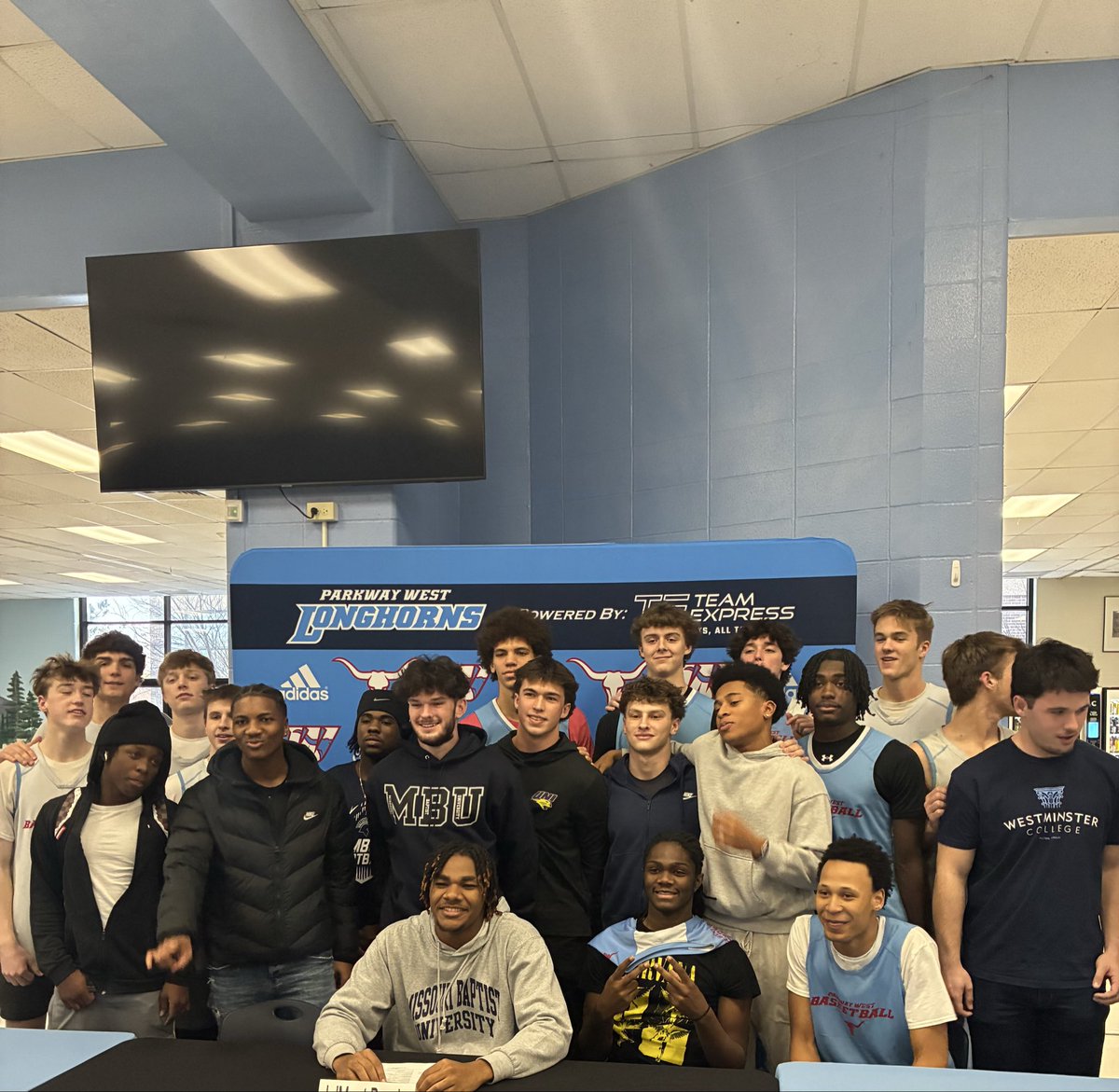 PWest Longhorns Football tweet media