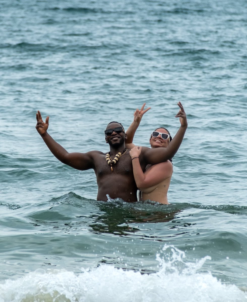 Naked Newbies tweet media