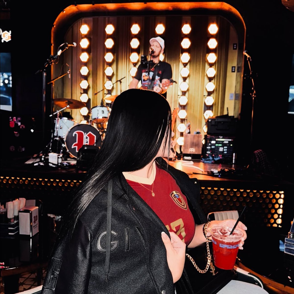 postysbar tweet media