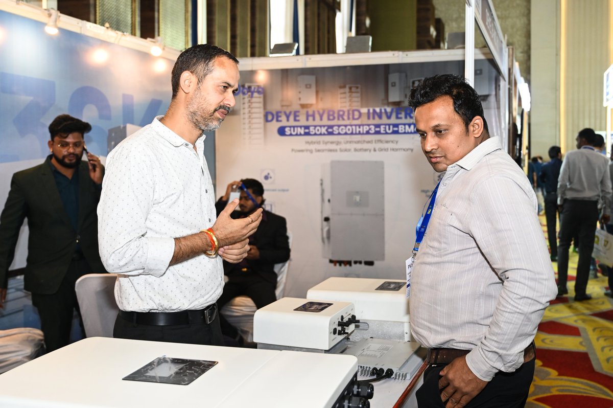 Deye_Inverter__'s tweet image. Thrilled to share that Deye won Solar Battery and Energy Storage Company of the Year at Raipur - Global Solar Expo CG &amp;amp; summits by EQ Mag (Jan 12–13, 2026). 🏆⚡
Grateful for this recognition as we keep powering India’s clean energy transition.
#Deye #EnergyStorage #SolarAwards